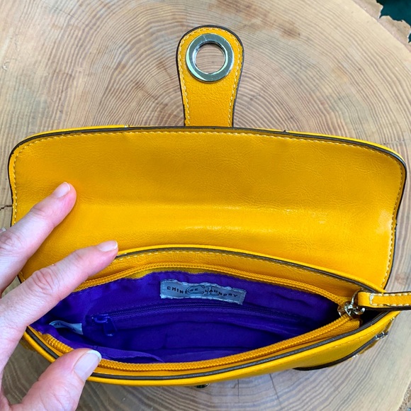 Chinese Laundry Wrist Clutch - Picture 4 of 4